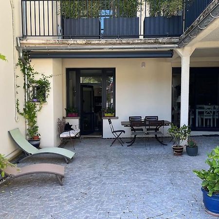 Charmant Appartement En Pierres Bourgoin-Jallieu Екстериор снимка