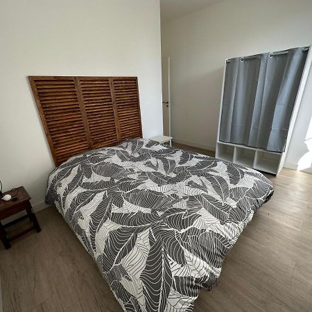 Charmant Appartement En Pierres Bourgoin-Jallieu Екстериор снимка